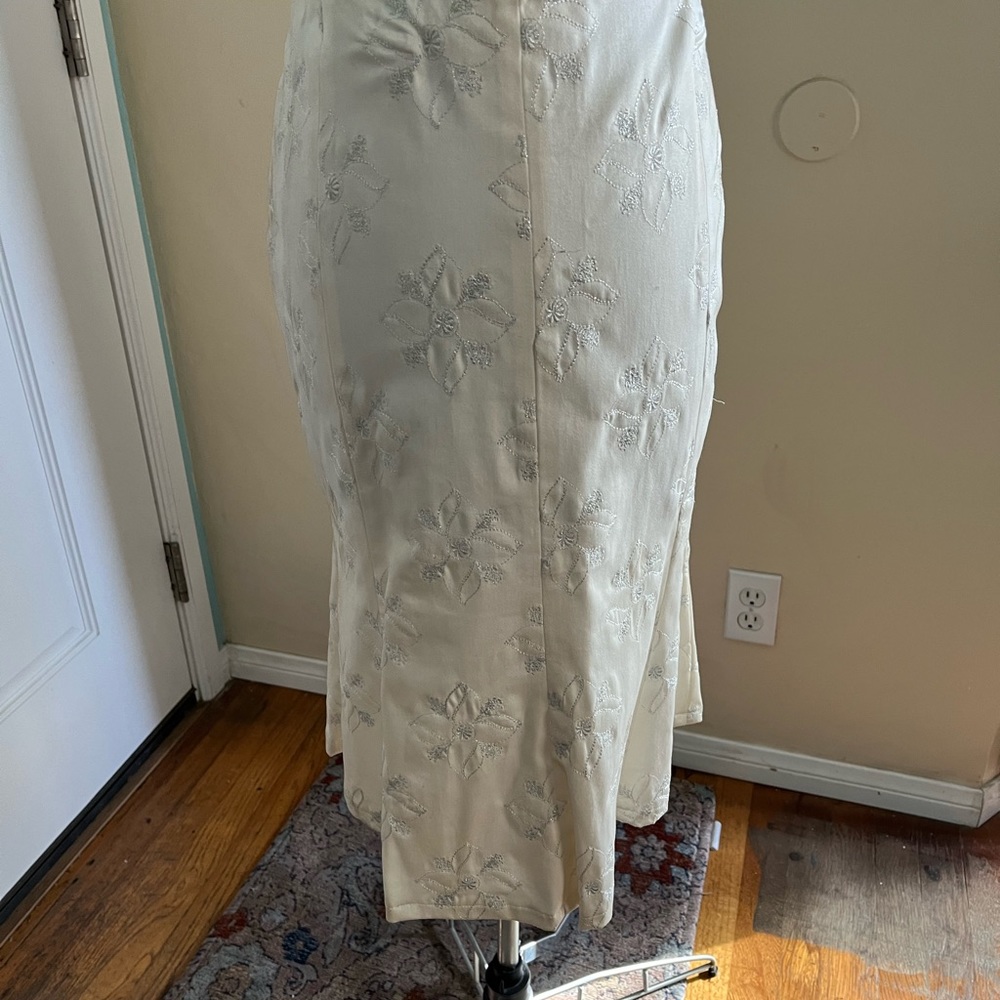 Elegant Ivory Embroidered Flared skirt